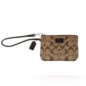 COACH 2002 SIGNATURE SKINNY WRISTLET Signature C Tan / Brown with hangtag